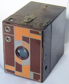 Câmera "Beau Brownie", de Walter Dorwin Teague (1930) projetado para a Eastman Kodak
