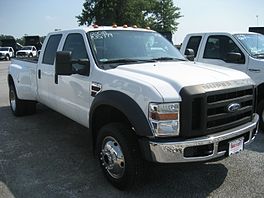 Class 4 2008 Ford F-450 4×4 pick-up truck (GVWR: 14,500 pounds (6.6 t))