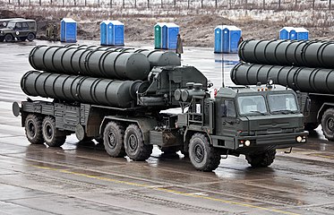 An S-400's 5P85SM2-01 missile launcher mounted on a MAZ-543M chassis