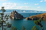 Lago Baical, o maior em volume de água, idade e profundidade em todo o mundo.[147]