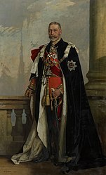 Giorgio V con le vesti dell'Ordine della Giarrettiera indossate sopra un'uniforme militare