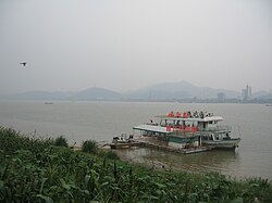 Kuangalia mto Xi ("Mto wa Magharibi") kutoka Zhaoqing hadi Gaoyao