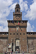 La tour du Filarète du château des Sforza à Milan (XVe siècle).