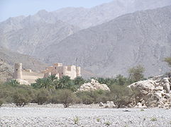El fuerte Najal y los montes Al Hajar.