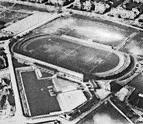 Die ABTS-Kampfbahn, unten links das Stadionbad (Aufnahme von 1928)