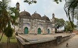 Jama Masjid, Motijheel: Located on the western bank of Motijhil, it was built by Nawab Nawaei Muhammad Khan in 1750. It is an ASI Listed Monument[47][48]