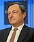 Photo de trois-quarts de Mario Draghi.