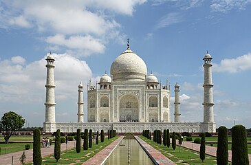 The most common front view of the Taj Mahal