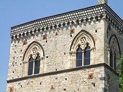 Le Palazzo Duchi di Santo Stefano : détail de la frise.