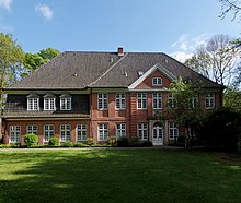 Frustberg House served as summer residence of Elisabeth Gossler née Berenberg from 1793 to 1822. It was built by Johann Hinrich Gossler's great-grandfather, cloth merchant Eybert Tiefbrunn, in 1703