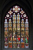 L'un des vitraux de la légende du Saint-Sacrement : scène de la profanation des hosties par des Juifs en 1370 - œuvre de Jean-Baptiste Capronnier.