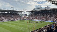 Le stade Millerntor rénové lors d'un match entre le FCSP et le 1. FC Magdeburg (2022)