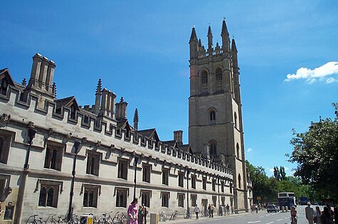 Torre e claustros de Magdalen College , Oxford(1474-1480)