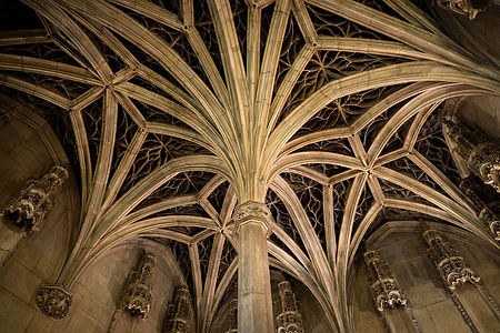 Volta in gotico flamboyant della cappella dell'Hôtel di Cluny (circa 1500)