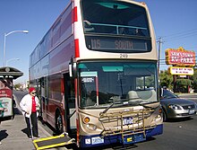 Un autobus urbano a due piani in servizio a Las Vegas