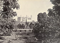స్మారకాన్ని నిర్మించిన బీబీఘర్ స్థలం. శామ్యూల్ బర్న్, 1860.