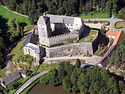 Letecký pohled na hrad Kost