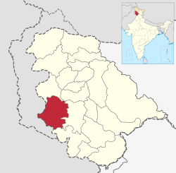 Rajouri district is in the Jammu division (shown with neon blue boundary) of Indian-administered Jammu and Kashmir (shaded in tan in the disputed Kashmir region[1]