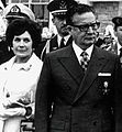 Allende s manželkou Mercedes Hortensia Bussi Soto (1914–2009)