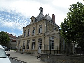 The town hall of Sagy