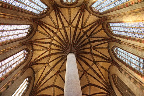 A palmeira da igreja jacobina, 28 metros de altura (Toulouse, 1292)
