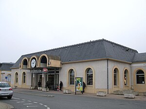 維耶爾宗城站主站房
