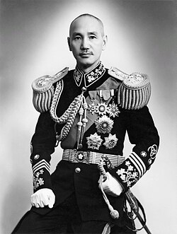 Tšiang Kai-šek vuonna 1943.