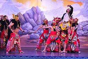 Giants in a wayang wong performance