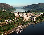 Arméns officershögskola vid West Point längs med Hudsonflodens strand i delstaten New York.