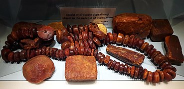 Trésor d'ambre de Basonia, Ve siècle. Musée de Lublin.