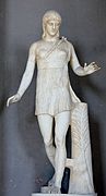 Statue d'une jeune coureuse, victorieuse à un concours. Copie romaine d'un original du Ve siècle av. J.-C. Musées du Vatican.
