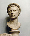 Busto di Augusto (r. 27 a.C. - 14 d.C.) giovane con corona di foglie di alloro (31 a.C.-14 d.C.).
