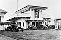 The arrival hall of the old Tjililitan airfield in 1915–1925