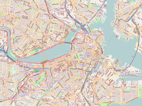 Mapa moderního Bostonu, která ilustruje výrazné změny, jímž topografie města prošla. Klasická pozice na poloostrově zde již není zřetelná, pevnina byla výrazně rozšířena.