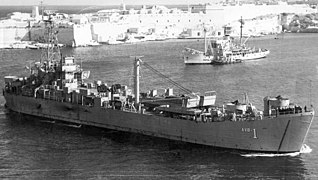 USS Alameda County (AVB-1) entering the Grand Harbour at Valletta, Malta in 1960