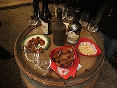 Dégustation de clavelins de vin jaune et château-chalon (AOC)