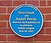 Plaque commémorative des travaux de Frisch et Peierls, à l’université de Birmingham.
