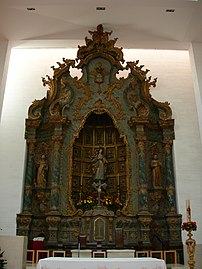 Retablo mayor de la catedral de Aveiro. El mismo templo contiene otros notables retablos.