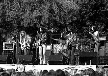 Kingfish v roce 1975; zleva doprava: Barry Flast, Robbie Hoddinott, Bob Weir, Dave Torbert, Chris Herold a Matthew Kelly