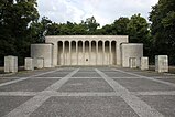 Die Ehrenhalle für die Gefallenen des Krieges in Nürnberg wurde schon vor ihrer Einweihung in die Inszenierung der Reichsparteitage integriert