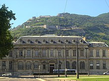 Palais de l'université sur la place de Verdun, ancien siège des facultés grenobloises (aujourd'hui IUT 2 Grenoble)