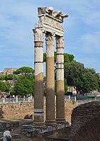 Руїни храму Венери (Venus Genetrix) на Форумі Цезаря