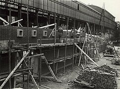 Uitbreiding van het Station aan het Kennemerplein omstreeks 1956