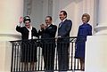 Nixon ve Tito Beyaz Saray'da halkı selamlıyor