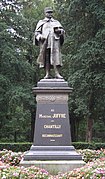 Estátua de Joffre em Chantilly, erguida em 1930