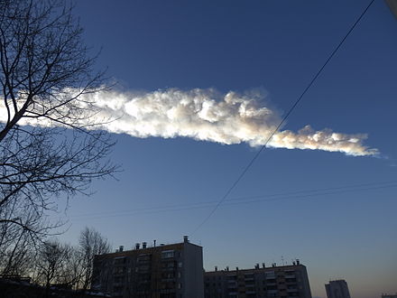 Désintégration du superbolide de Tcheliabinsk en 2013.