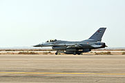 Um F-16 jordaniano na base aérea de Mwaffaq Salti.