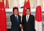 May 2018, Li meets the Japanese prime minister Shinzo Abe.