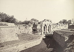 Mortar damage to Kashmiri Gate, Delhi, 1858