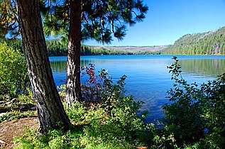 Suttle Lake in the Deschutes National Forest